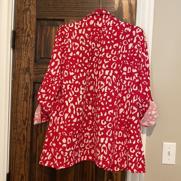 Adorable NWOT cheetah print blazer - lightweight, stretchy, with pockets - Picture 5 of 7